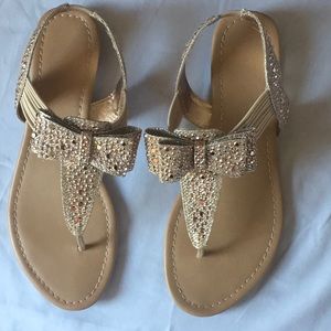 Flat sandal